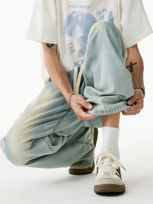 Light Wash Wide-Leg Jeans - Image 5
